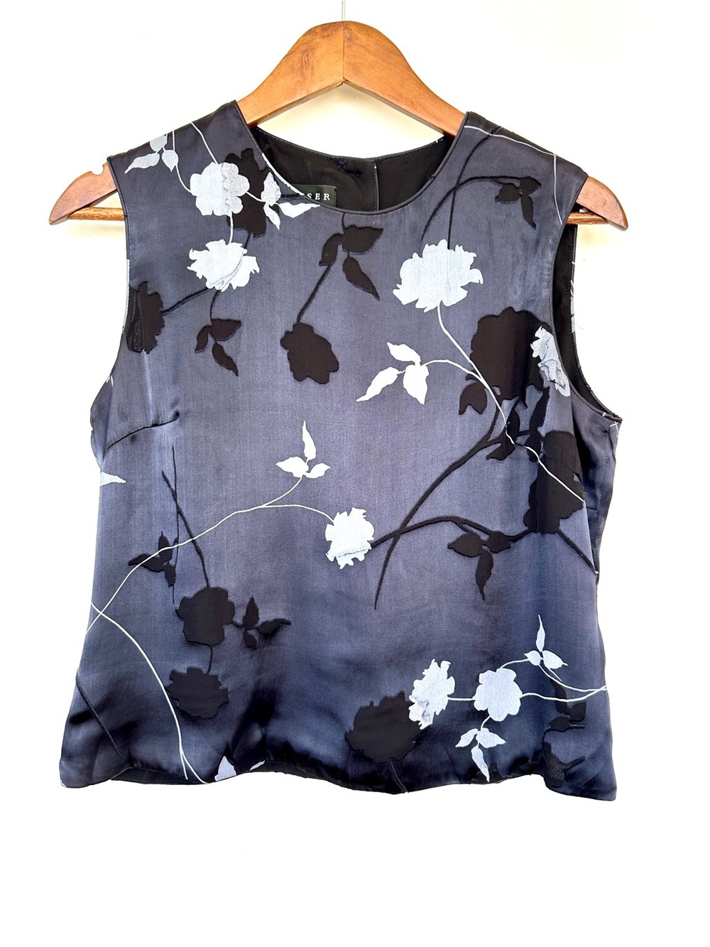 Spenser Jeremy Sleeveless Floral Satin Shell Top, Fitted - Navy & Gray, Silk